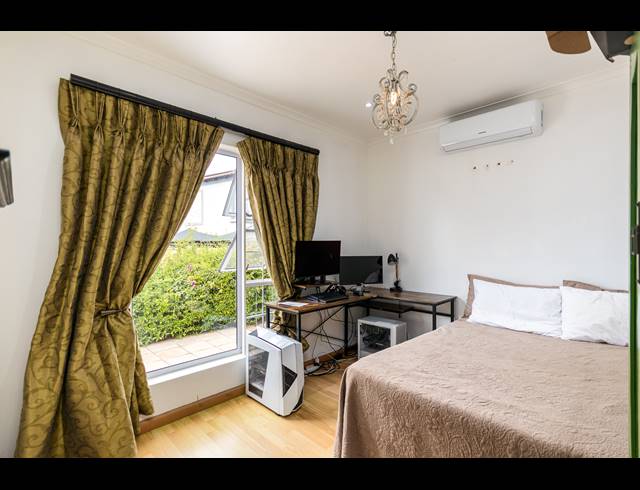 3 BEDROOM HOUSE FOR SALE IN WEST BEACH